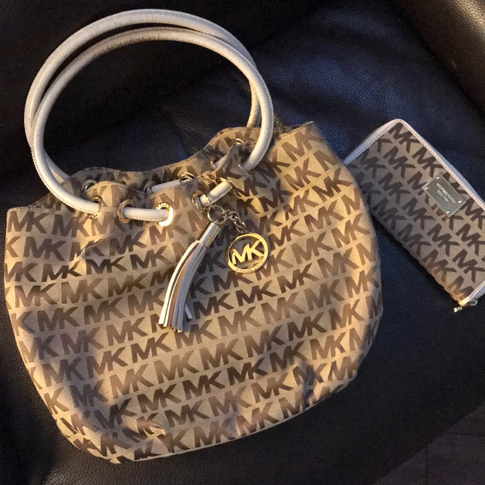 Michael Kors purse/wallet set